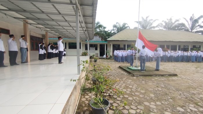 Tradisi Halal Bihalal Pererat Silaturahmi Warga MAN 1 Muaro Jambi