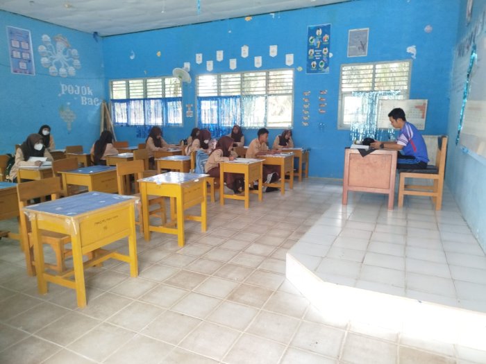 MAN 1 Muaro Jambi Alihkan PJOK ke Dalam Kelas Saat Kabut Asap Masih Pekat MAN 1 Muaro Jambi Alihkan PJOK ke Dalam Kelas Saat Kabut Asap Masih Pekat