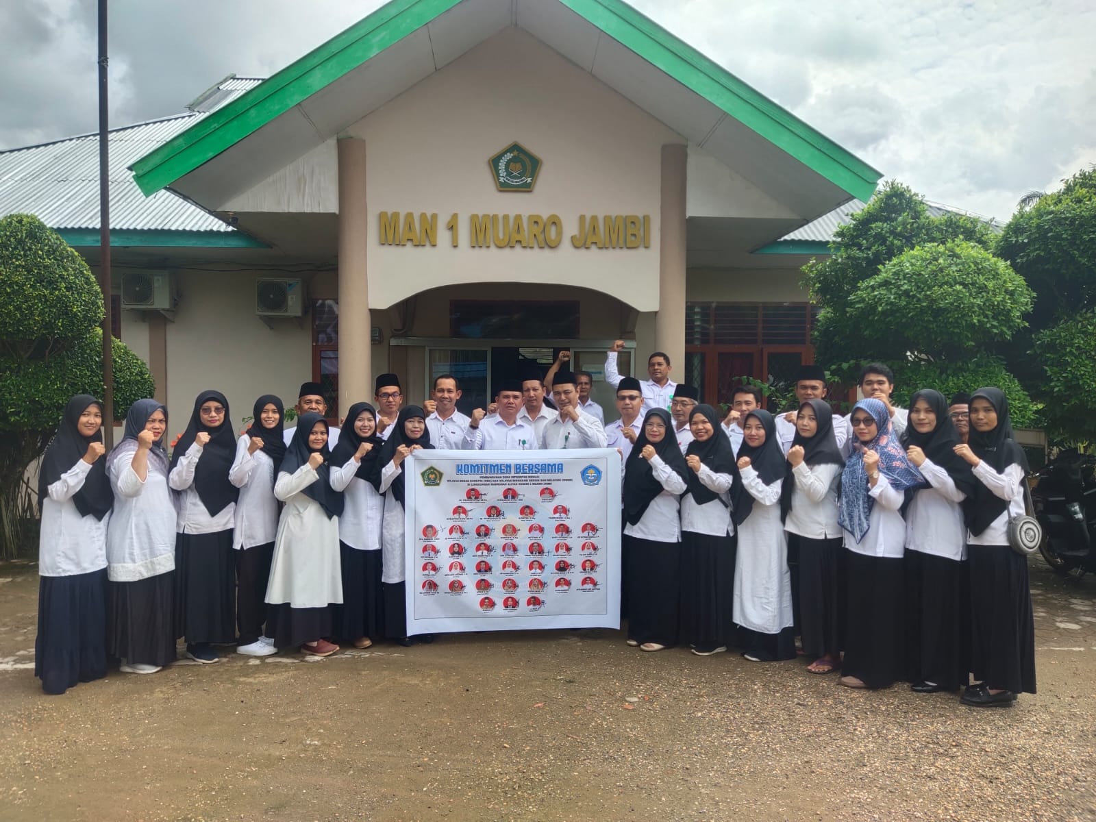 MAN 1 Muaroo Jambi menuju Zona Integritas Wilayah Bebas dari Korupsi ( WBK ) dan Wilayah Birokrasi Bersih Melayani ( WBBM )