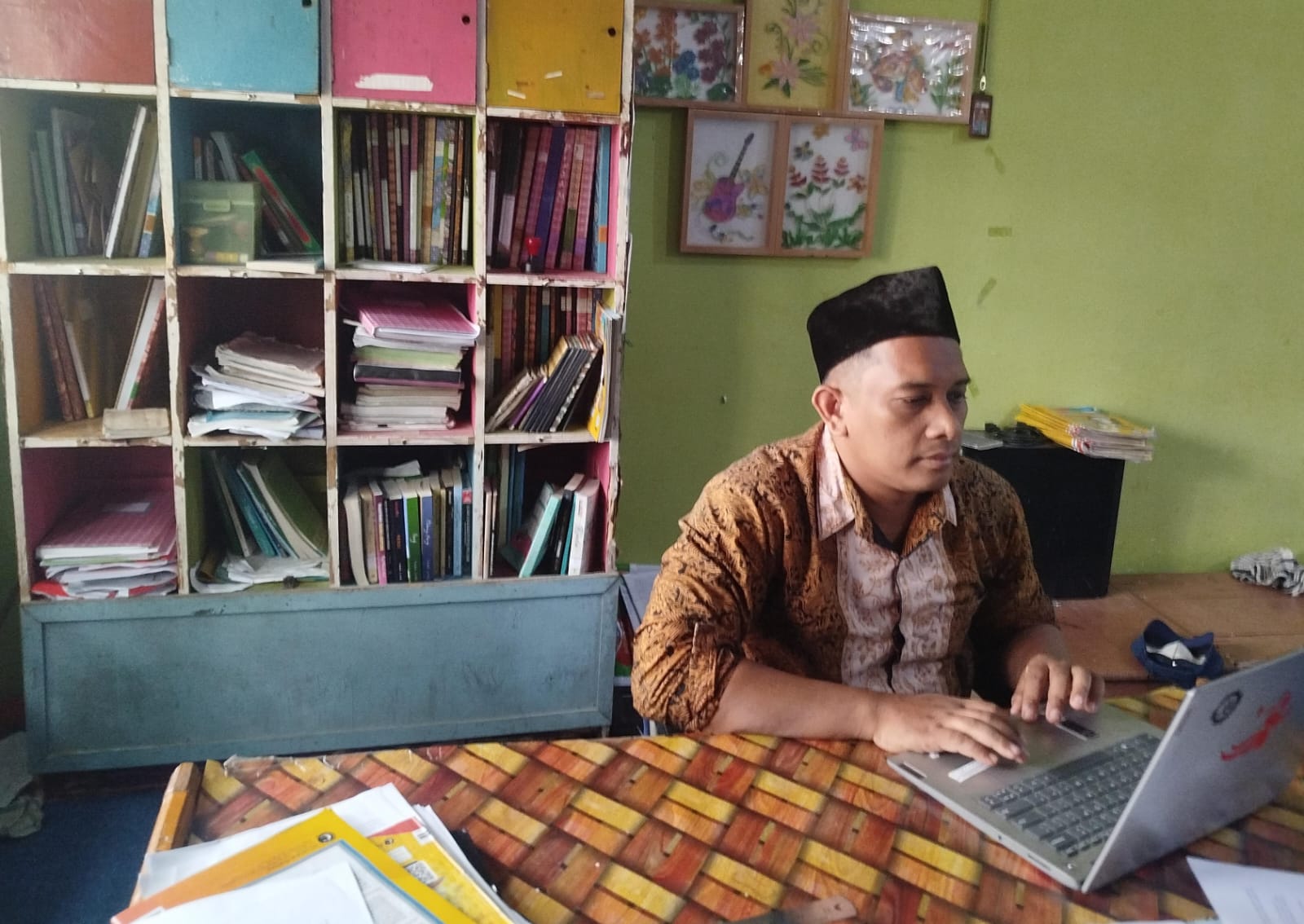 Guru MAN 1 Muaro Jambi Ikuti Pelatihan Numerasi: Pemanfaatan Tools Online untuk Pembelajaran Aktif
