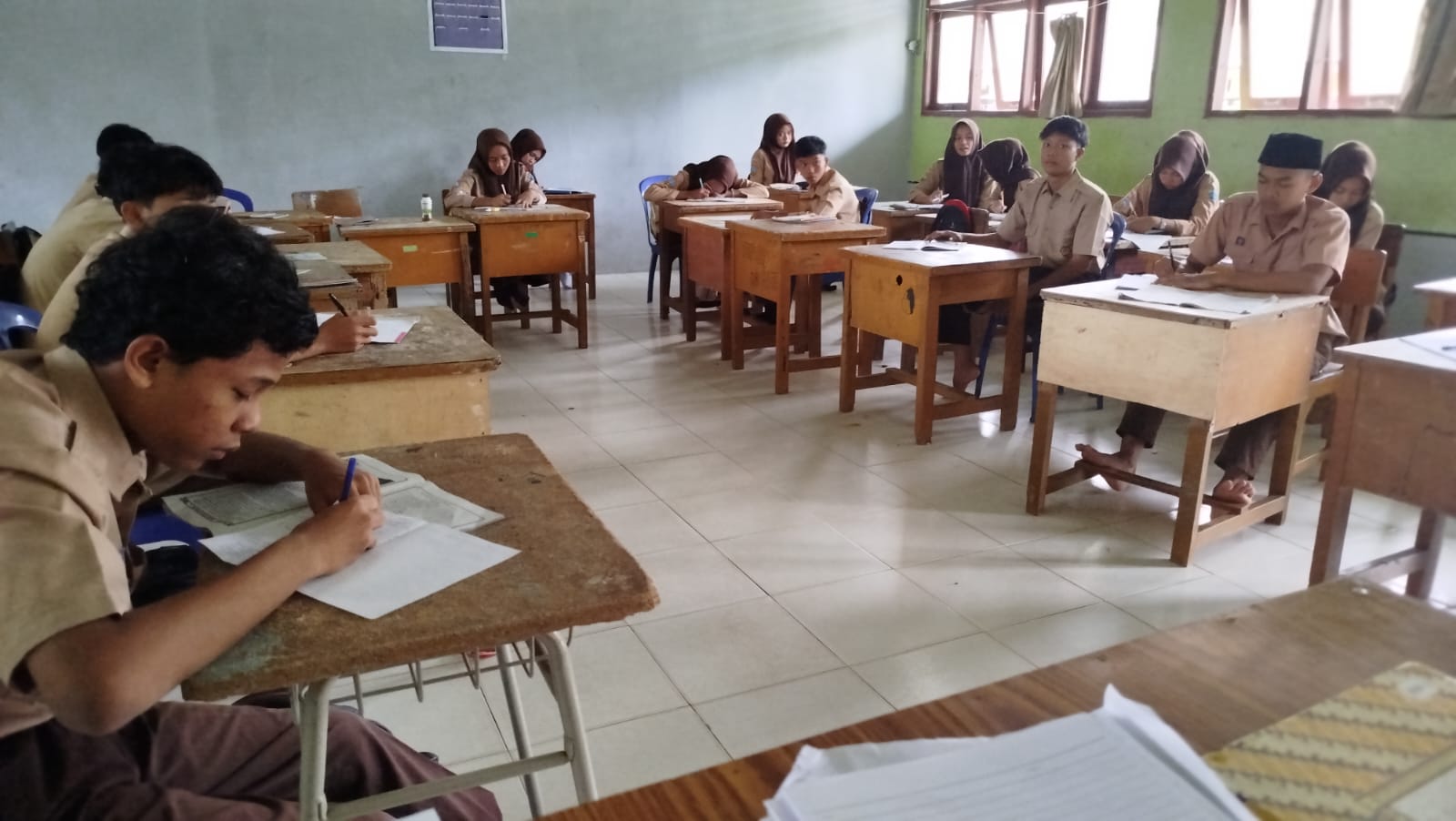Siswa Kelas XII B Melaksanakan Ujian Praktik Mapel Biologi