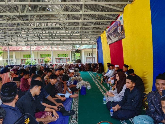 Kepala MAN 1 Muaro Jambi Ajak Siswa Teladani Makna Idul Adha Kepala MAN 1 Muaro Jambi Ajak Siswa Teladani Makna Idul Adha