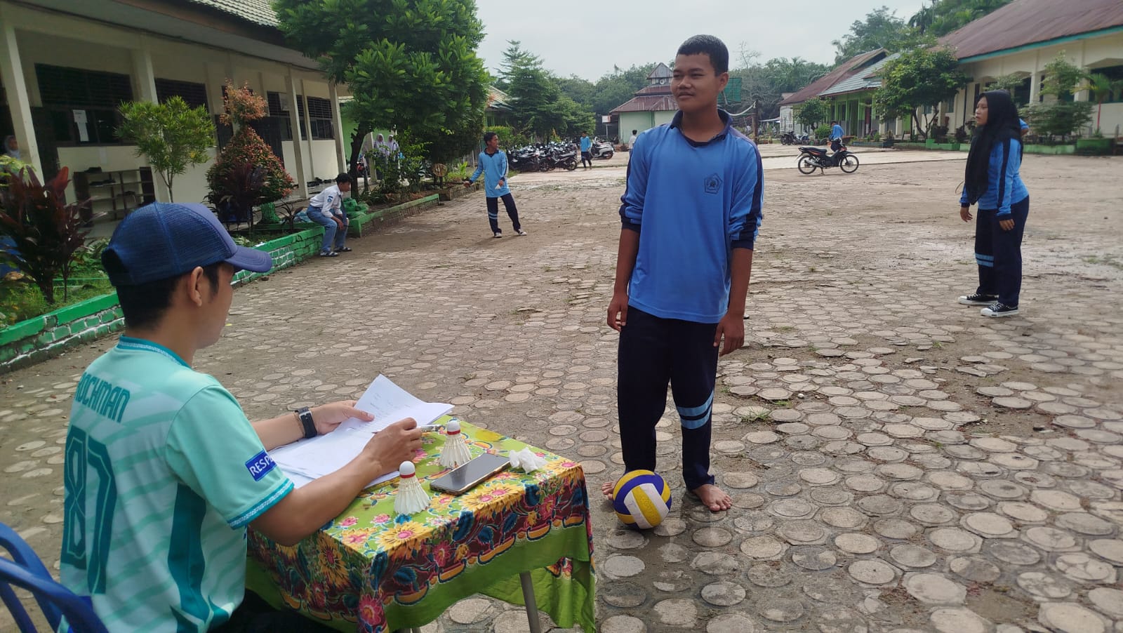 Siswa Kelas XII C Laksanakan Ujian Prakti Penjas Siswa Kelas XII C Laksanakan Ujian Prakti Penjas