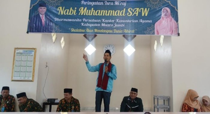 Kepala MAN 1 Muaro Jambi Hadiri Peringatan Isra Miraj di Kemenag Muaro Jambi