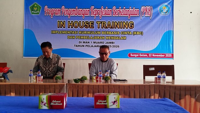 MAN 1 Muaro Jambi Tingkatkan Kompetensi Guru Lewat IHT Kurikulum Berbasis Cinta MAN 1 Muaro Jambi Tingkatkan Kompetensi Guru Lewat IHT Kurikulum Berbasis Cinta