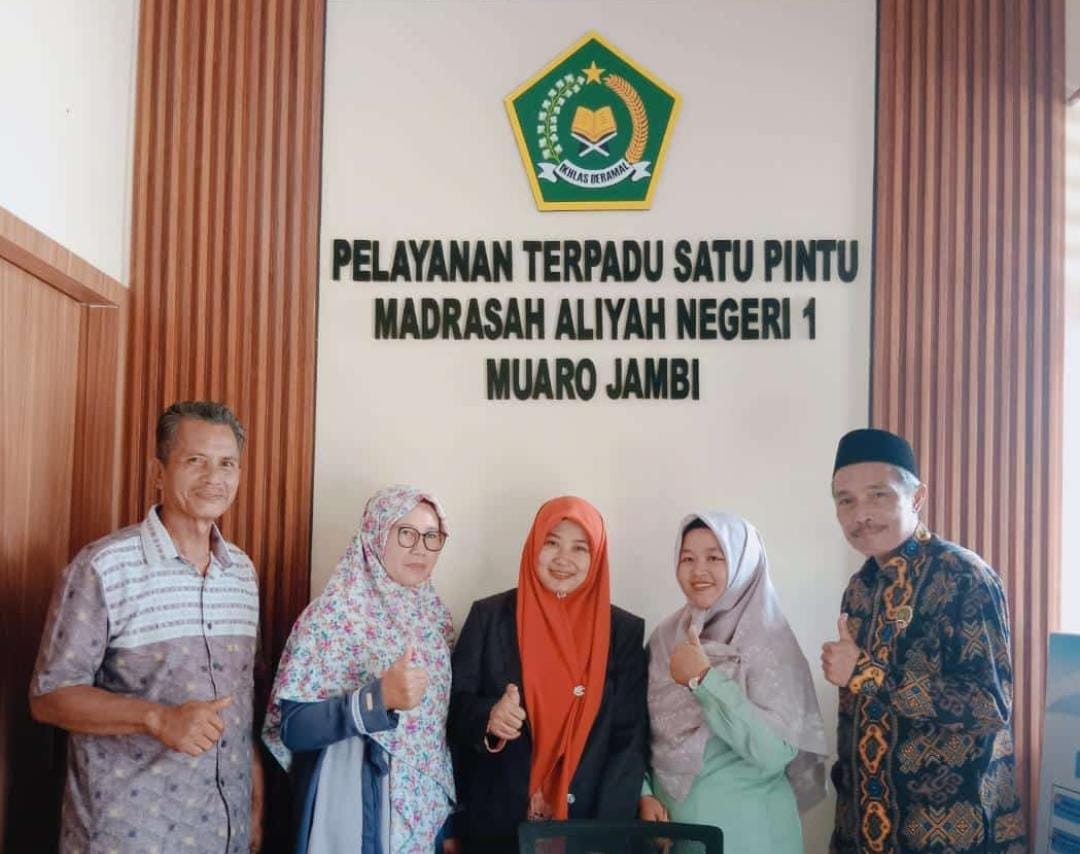 Kamad MAN 1 Muaro Jambi Tanda Tangani Ajuan SKMT Dan SKBK 