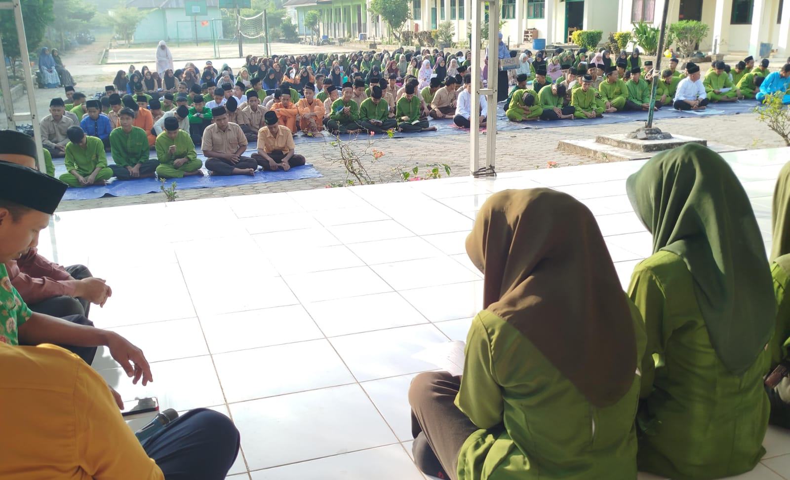 Siswa Kelas XII Pimpin Pembacaan Surat Yasin 