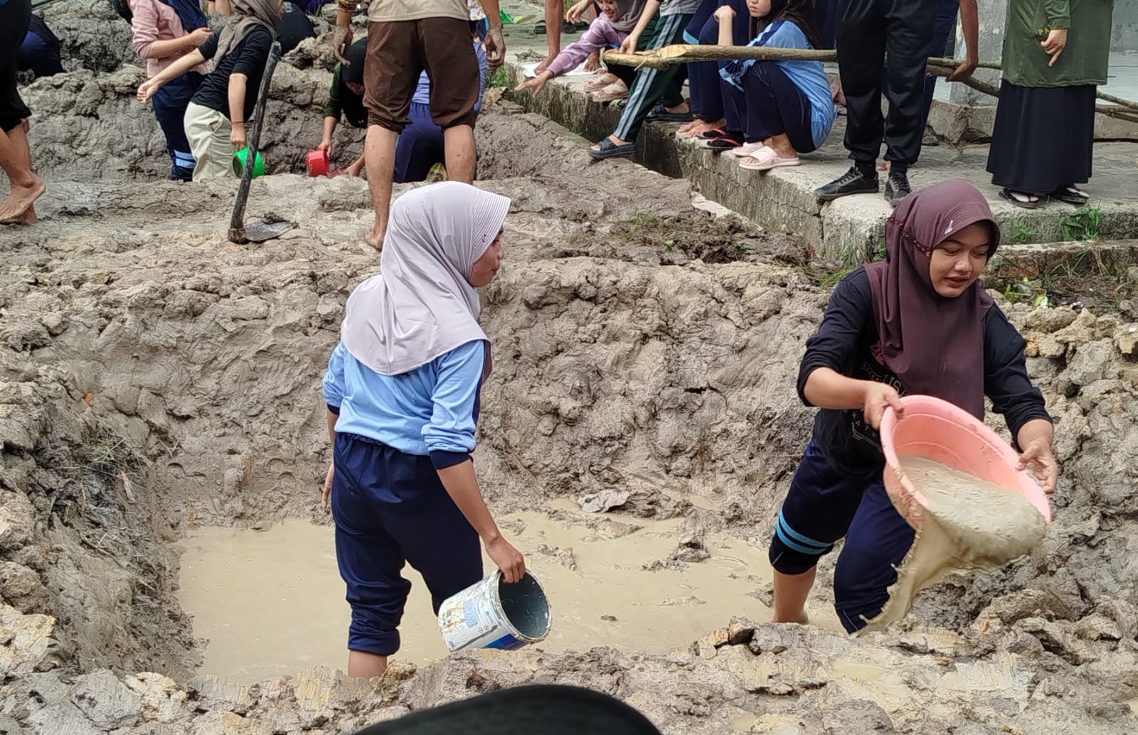 Aksi Siswa Kelas XI dalam Menyukseskan P5 PPRA TP 2024/2025 Aksi Siswa Kelas XI dalam Menyukseskan P5 PPRA TP 2024/2025