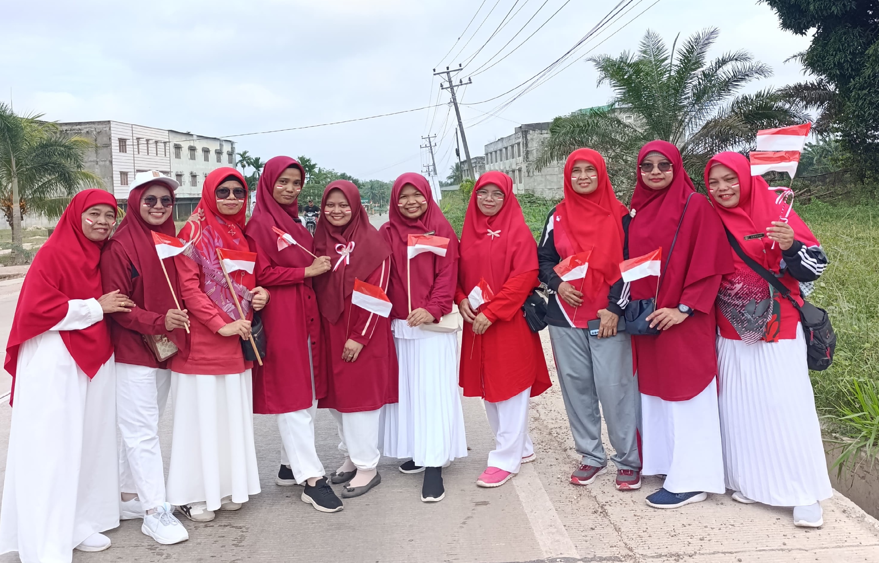 Meriahkan HUT RI Ke 79, MAN 1 Muaro Jambi Laksanakan Jalan Santai