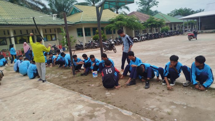 Semangat Kebersamaan Warnai Persiapan ASAT di MAN 1 Muaro Jambi