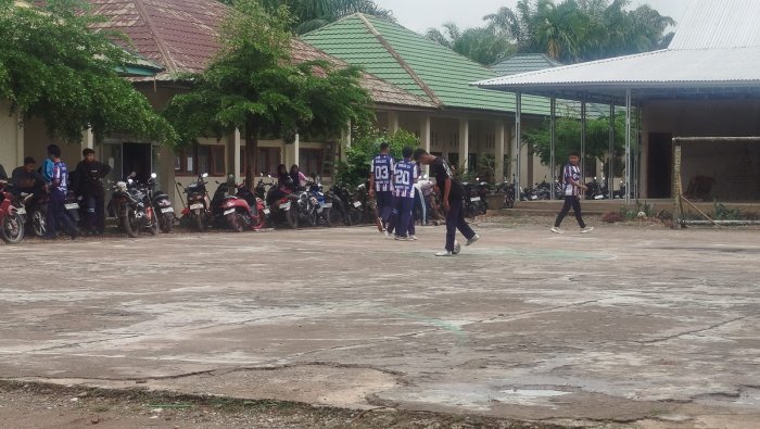Sorak Lapangan Menggema, Futsal XII C dan XI C Tumbuhkan Karakter Juang Siswa