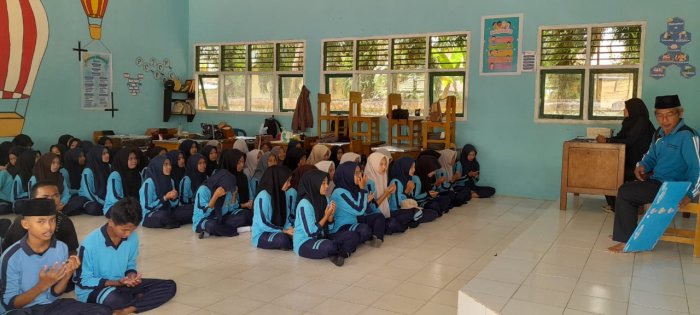 Jelang Pelantikan, Calon Pengurus OSIM MAN 1 Muaro Jambi Dibekali Kepemimpinan