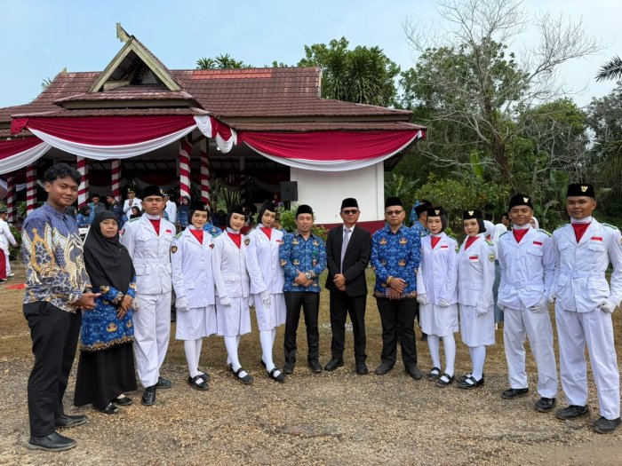 Delapan Siswa MAN 1 Muaro Jambi Sukses Jadi Paskibraka HUT RI ke-81 di Sungai Gelam Delapan Siswa MAN 1 Muaro Jambi Sukses Jadi Paskibraka HUT RI ke-81 di Sungai Gelam