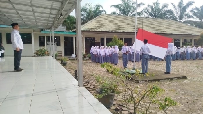 Hari Pertama Masuk, MAN 1 Muaro Jambi Bangun Semangat Belajar Pasca Lebaran Hari Pertama Masuk, MAN 1 Muaro Jambi Bangun Semangat Belajar Pasca Lebaran