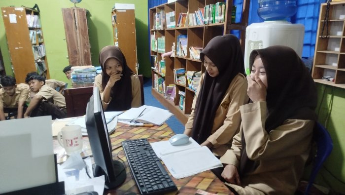 Belajar Fisika di Pustaka, Cara Unik Guru MAN 1 Muaro Jambi Hidupkan Semangat Siswa