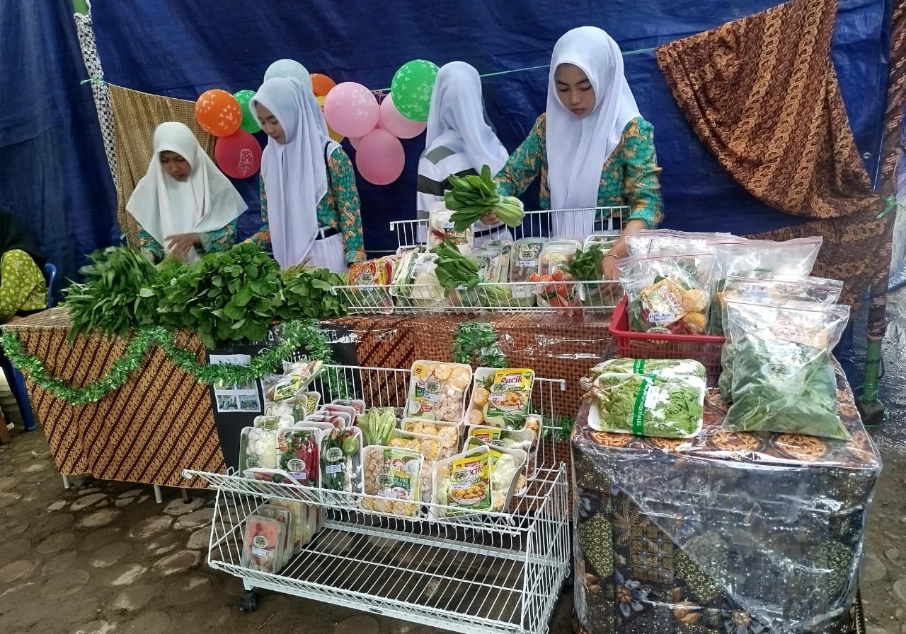 Adakan Gelar karya : Paket Sayur Mayur hasil Budidaya Siswa MAN 1 Muaro Jambi Dijual Adakan Gelar karya : Paket Sayur Mayur hasil Budidaya Siswa MAN 1 Muaro Jambi Dijual