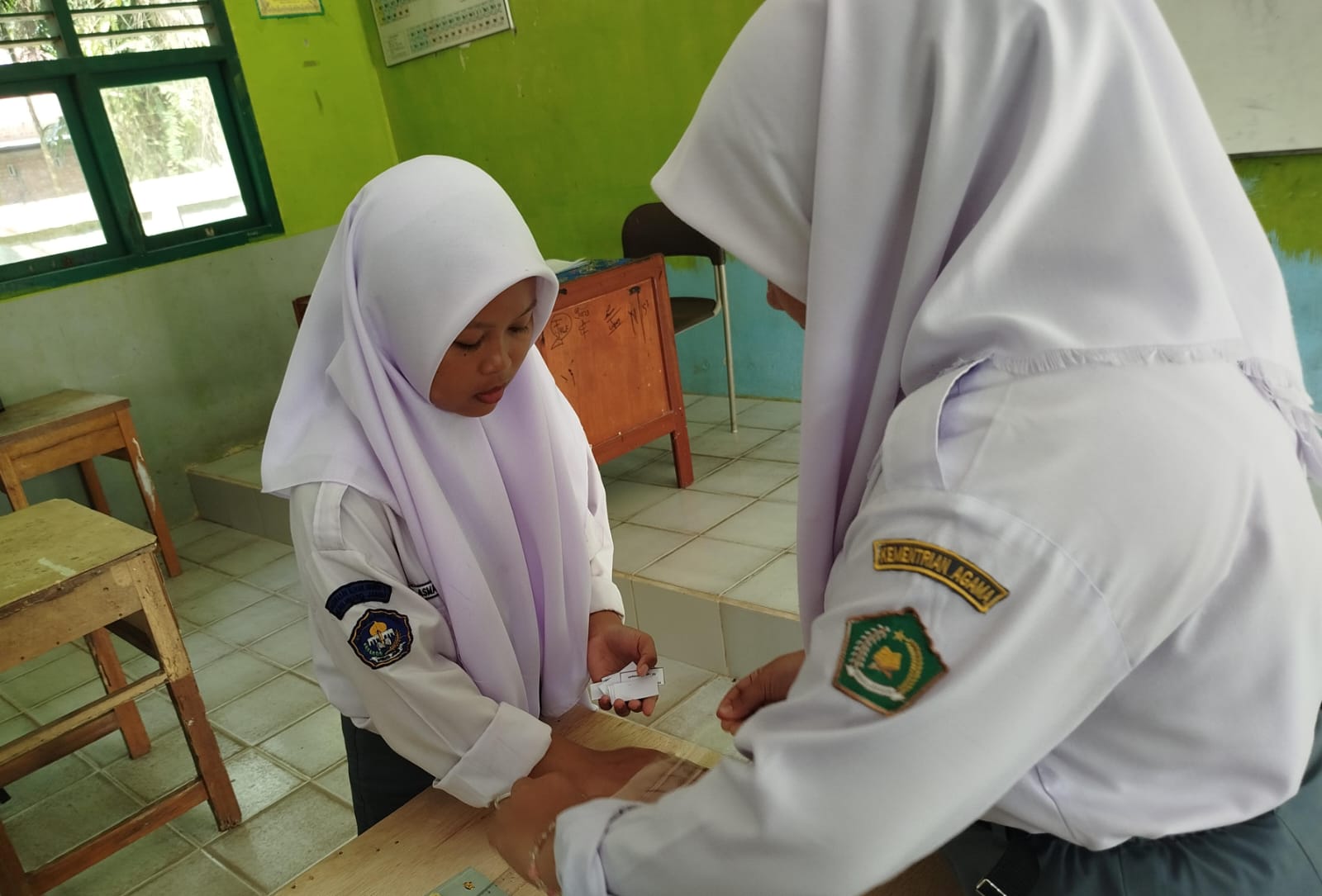 Wali Kelas lakukan Inventarisasi Barang di Kelas