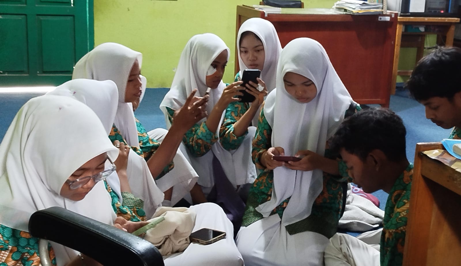 Siswa Kelas XII Melakukan Pembuatan Akun SNPMB