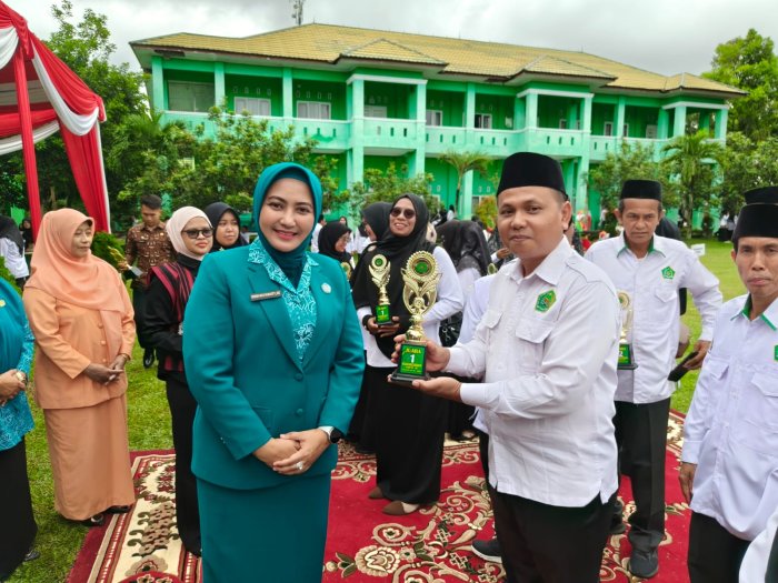 Suratno Raih Juara 1 Tenis Meja dalam Peringatan HAB ke-80 MAN 1 Muaro Jambi