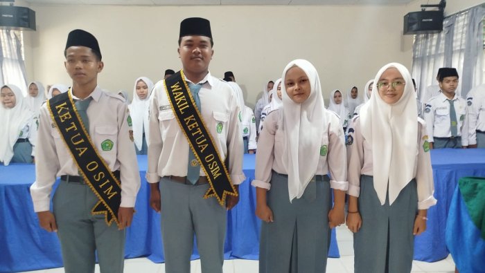 Pengurus OSIM Baru MAN 1 Muaro Jambi Mulai Jalankan Tugas di Hari Pertama