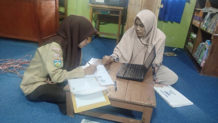 Fatonah Dewi, Bintang Fisika MAN 1 Muaro Jambi Melaju ke OMI Tingkat Provinsi Fatonah Dewi, Bintang Fisika MAN 1 Muaro Jambi Melaju ke OMI Tingkat Provinsi