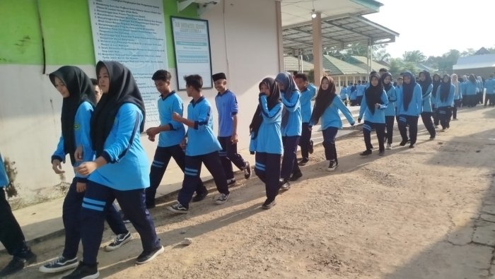 Jalan Santai Pagi, Cara MAN 1 Muaro Jambi Jaga Kesehatan dan Kebersamaan Siswa