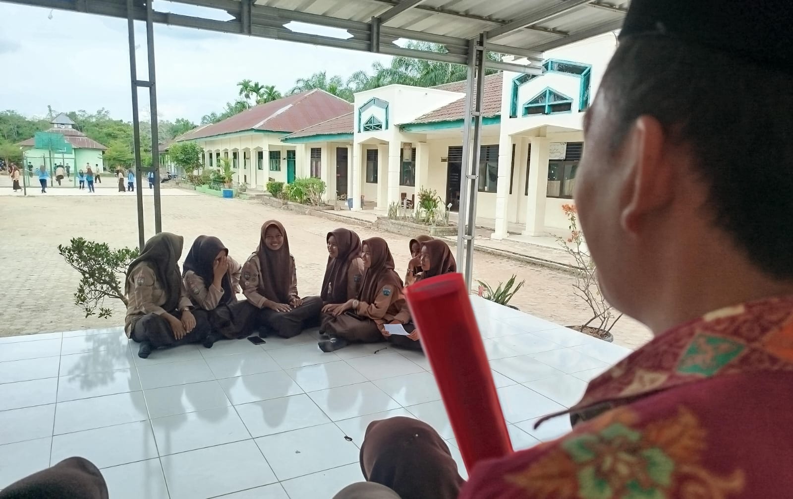 Pembina Keagamaan SIapkan Petugas Jumat Pagi Pembina Keagamaan SIapkan Petugas Jumat Pagi