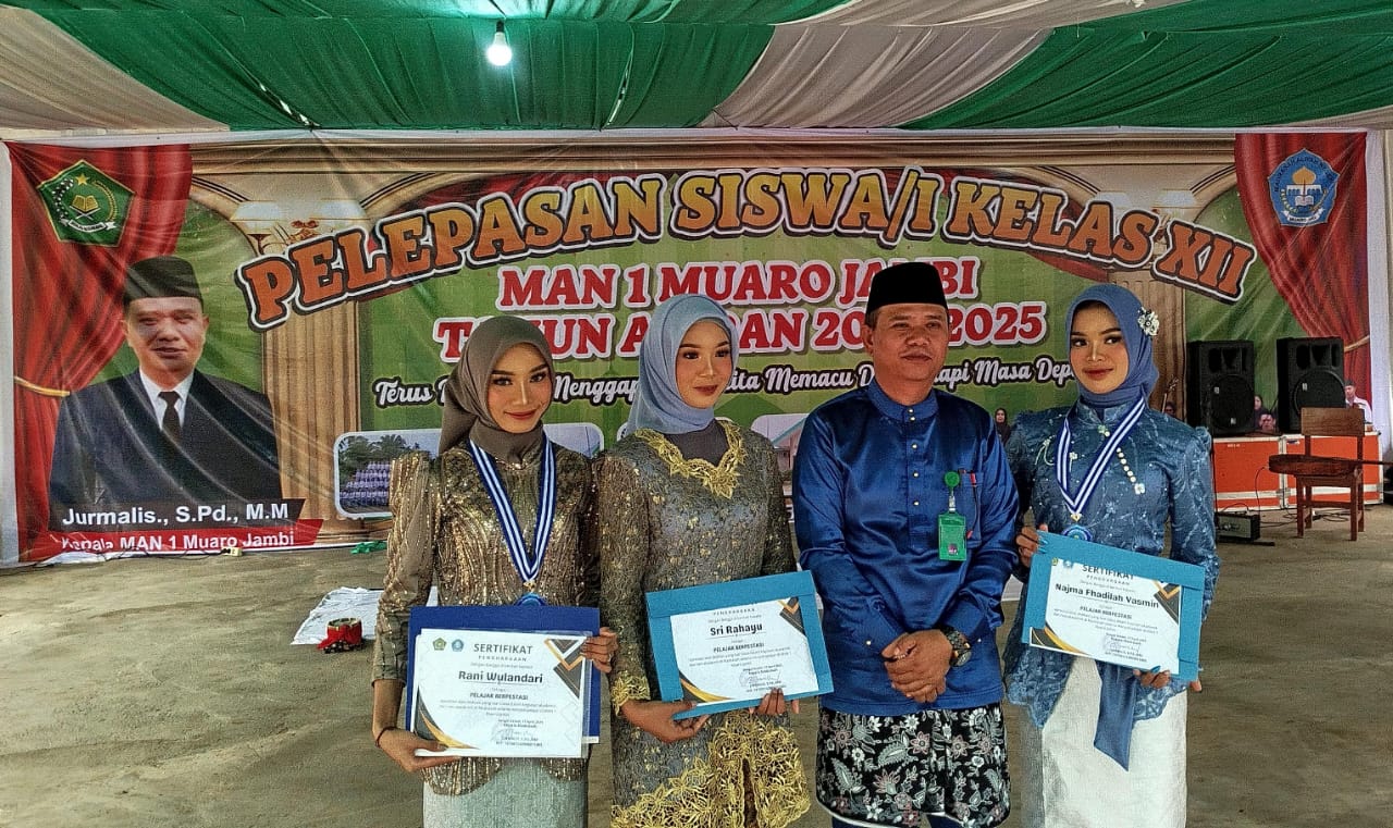 Pengumuman Siswa Berprestasi Jadi Momen Penting di Pelepasan Siswa Kelas XII