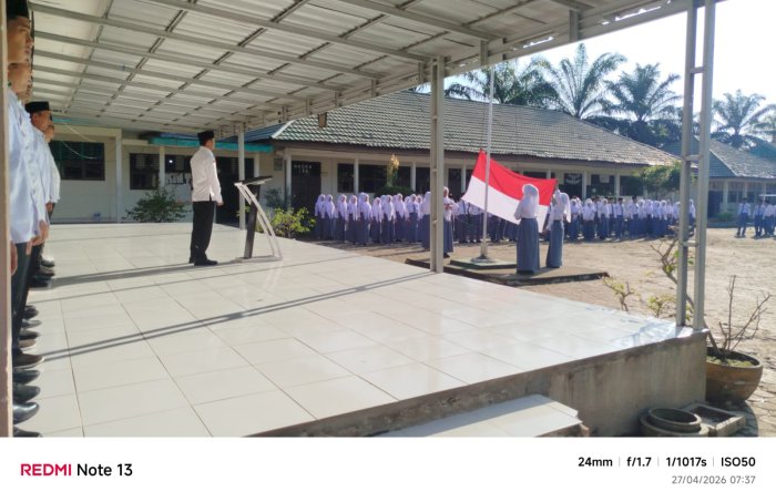 Tampil Percaya Diri, Siswa Kelas X A Sukses Jalankan Tugas Upacara Tampil Percaya Diri, Siswa Kelas X A Sukses Jalankan Tugas Upacara