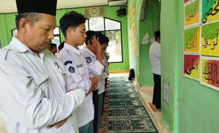 Salat Dhuha Rutin Warnai Kegiatan Keagamaan di MAN 1 Muaro Jambi