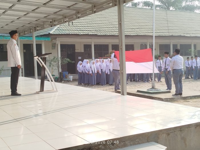 MAN 1 Muaro Jambi Tegaskan Kepedulian Lingkungan, Siswa Diingatkan Bahaya Karhutla MAN 1 Muaro Jambi Tegaskan Kepedulian Lingkungan, Siswa Diingatkan Bahaya Karhutla