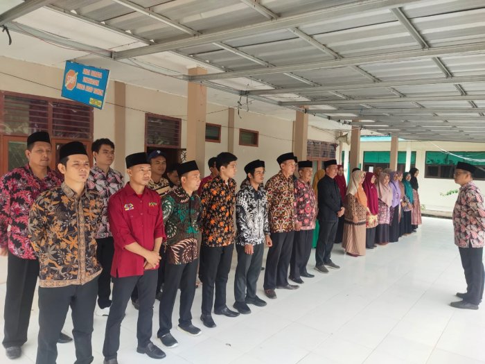 Siswa MAN 1 Muaro Jambi Didorong Kenakan Busana Kepahlawanan di Hari Pahlawan