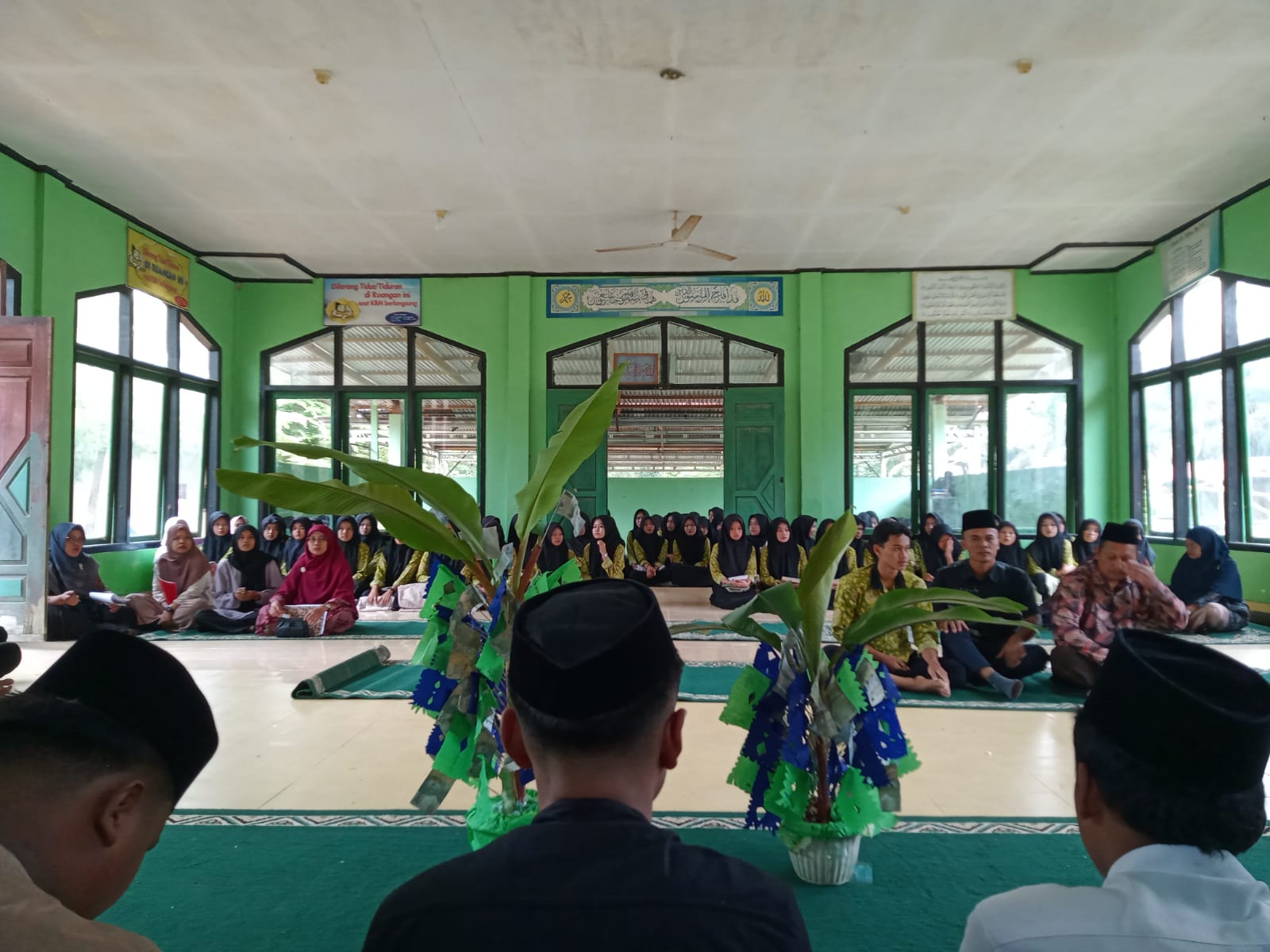 Kepala Madrasah Himbau Siswa MAN 1 Muaro Jambi Ikuti Kegiatan di Masjid Terdekat