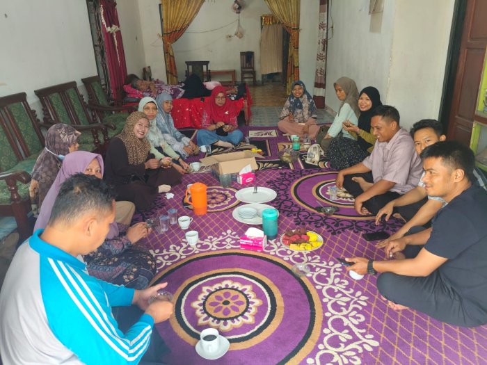 MAN 1 Muaro Jambi Peduli, Kepala Madrasah Pimpin Kunjungan ke Rumah Mertua Ardiansyah MAN 1 Muaro Jambi Peduli, Kepala Madrasah Pimpin Kunjungan ke Rumah Mertua Ardiansyah