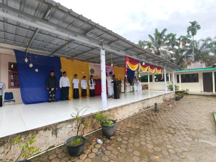 Peringati Hari Santri Nasional, MAN 1 Muaro Jambi Gelar Upacara Khidmat dan Bermakna Peringati Hari Santri Nasional, MAN 1 Muaro Jambi Gelar Upacara Khidmat dan Bermakna