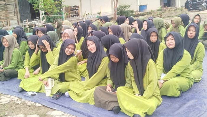 Muhadhoroh XI A Tampilkan Kekompakan dan Kreativitas Siswa