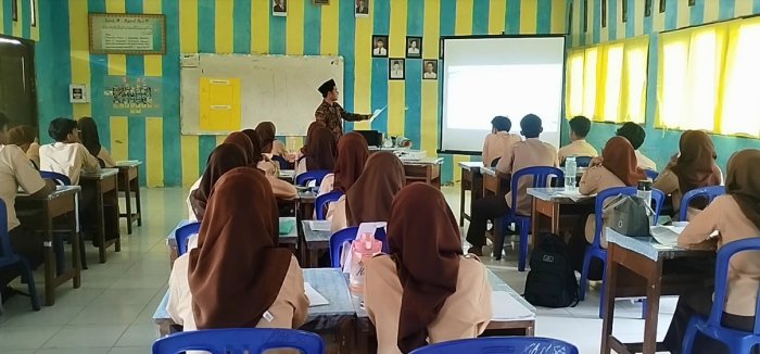 Guru Muda MAN 1 Muaro Jambi Lakukan Riset Model Pembelajaran Matematika