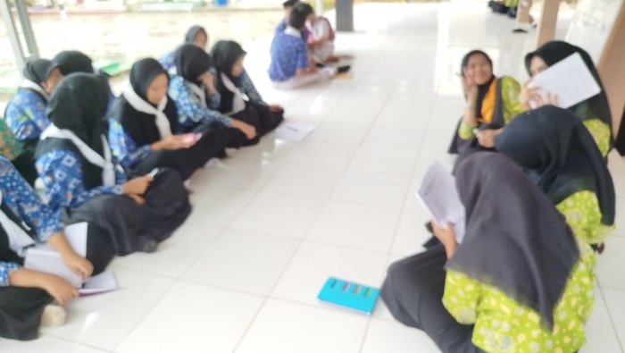 Pembinaan PMR di MAN 1 Muaro Jambi Berjalan Penuh Antusias