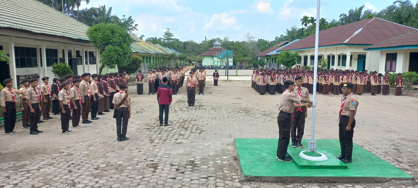 Pembina Kepramukaan Putra Berikan Arahan Saat Menjadi Pembina Apel