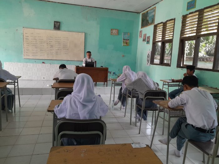 Dana PIP Cair, MAN 1 Muaro Jambi Imbau Orang Tua Dampingi Siswa ke Bank Dana PIP Cair, MAN 1 Muaro Jambi Imbau Orang Tua Dampingi Siswa ke Bank