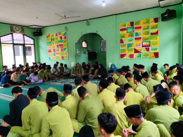 Jumat Ibadah MAN 1 Muaro Jambi: Muhadhoroh Latih Mental dan Kepercayaan Diri Siswa Jumat Ibadah MAN 1 Muaro Jambi: Muhadhoroh Latih Mental dan Kepercayaan Diri Siswa