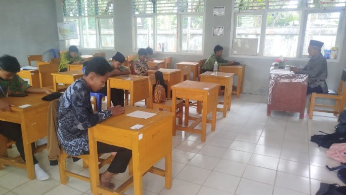 Hujan Deras Tak Ganggu Jalannya Asesmen Berbasis CBT di MAN 1 Muaro Jambi