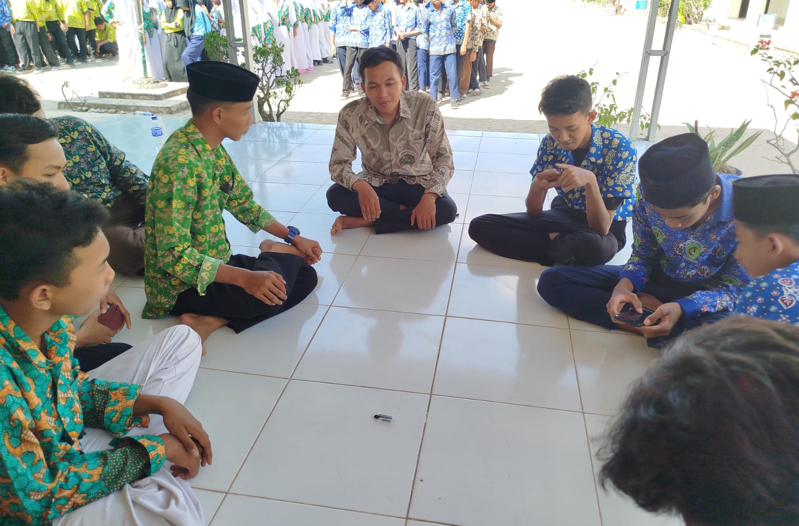 Meneguhkan Ekstrakurikuler Keagamaan Pada Diri Siswa Meneguhkan Ekstrakurikuler Keagamaan Pada Diri Siswa