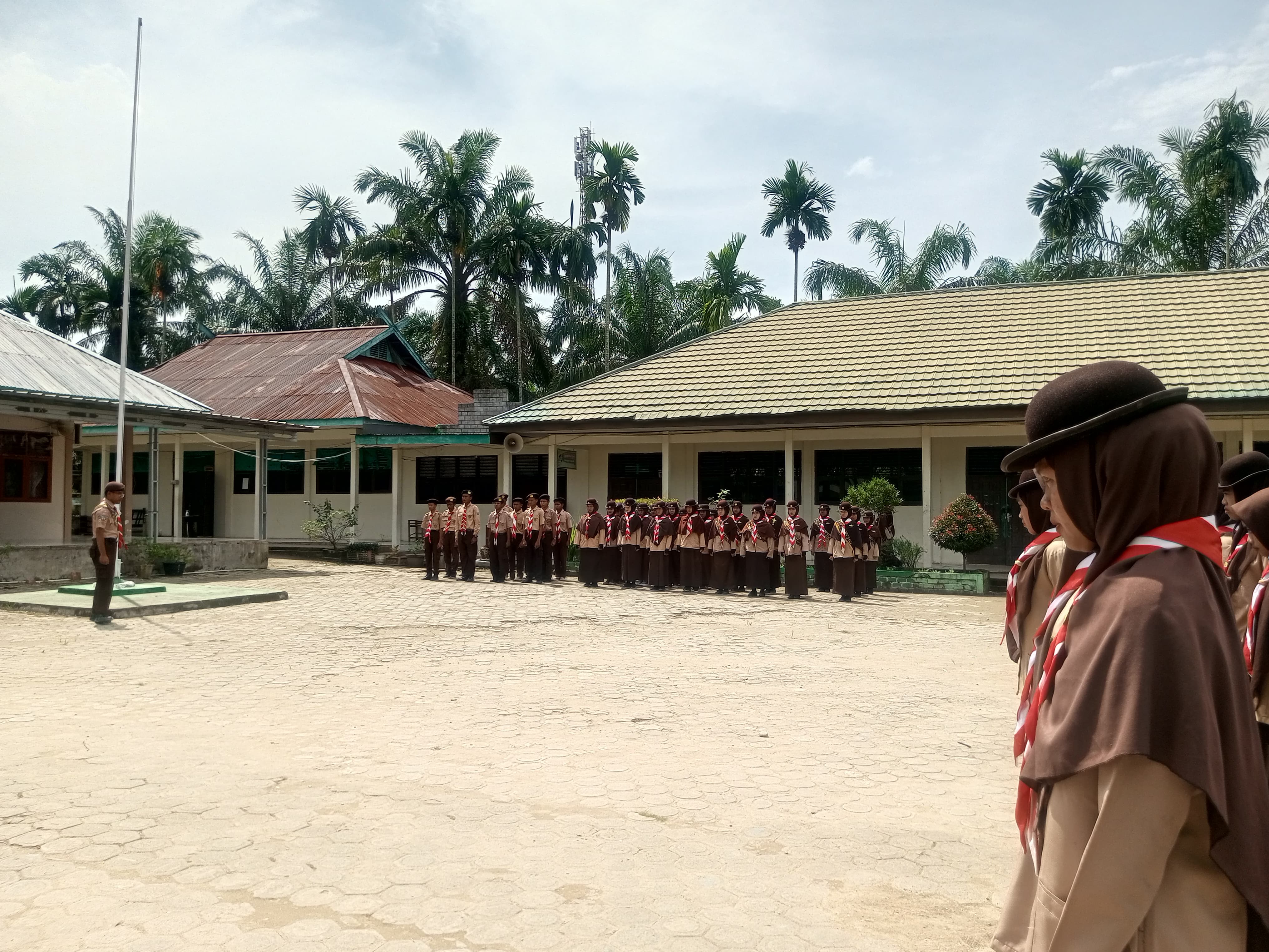 AKtivitas Kegiatan Ekstrakurikuler Pramuka MAN 1 Muaro Jambi