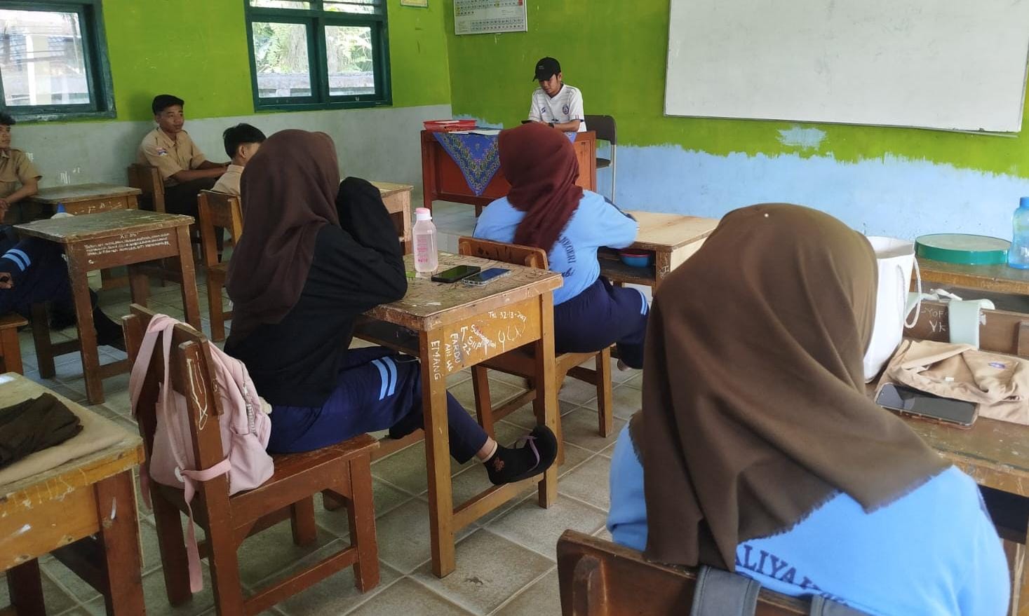 Gesang :Teori Juga Sangat Penting dalam Pembelajaran Penjaskes Gesang :Teori Juga Sangat Penting dalam Pembelajaran Penjaskes