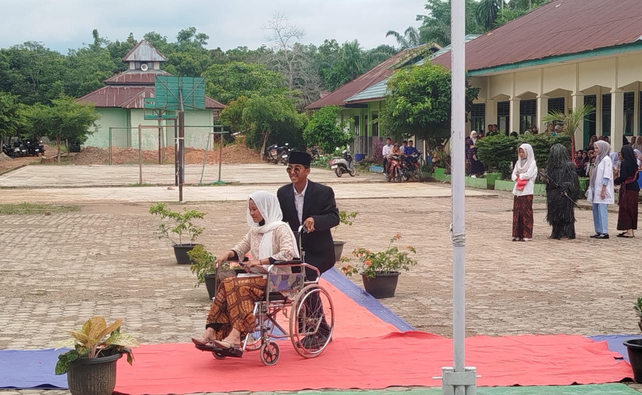 Lomba Cosplay Pahlawan MAN 1 Muaro Jambi Bertabur Kreativitas