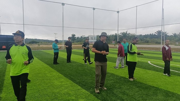 Kepala MAN 1 Muaro Jambi Ajak Guru dan Tendik Tingkatkan Pelayanan di Tahun 2026