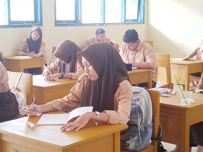 Siswa Kelas X MAN 1 Muaro Jambi Mulai Beradaptasi dengan Ritme Belajar di Madrasah Siswa Kelas X MAN 1 Muaro Jambi Mulai Beradaptasi dengan Ritme Belajar di Madrasah