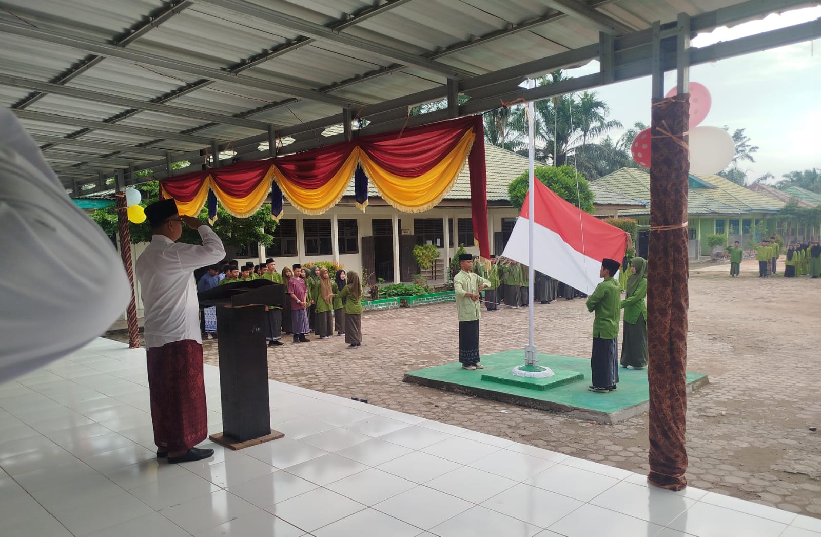 Upacara Peringatan Hari Santri di MAN 1 Muaro Jambi