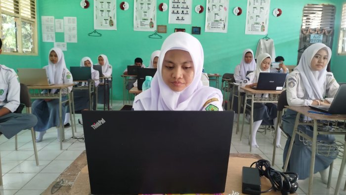 Simulasi TKA Hari Kedua di MAN 1 Muaro Jambi Wujud Nyata Latihan Akademik Siswa